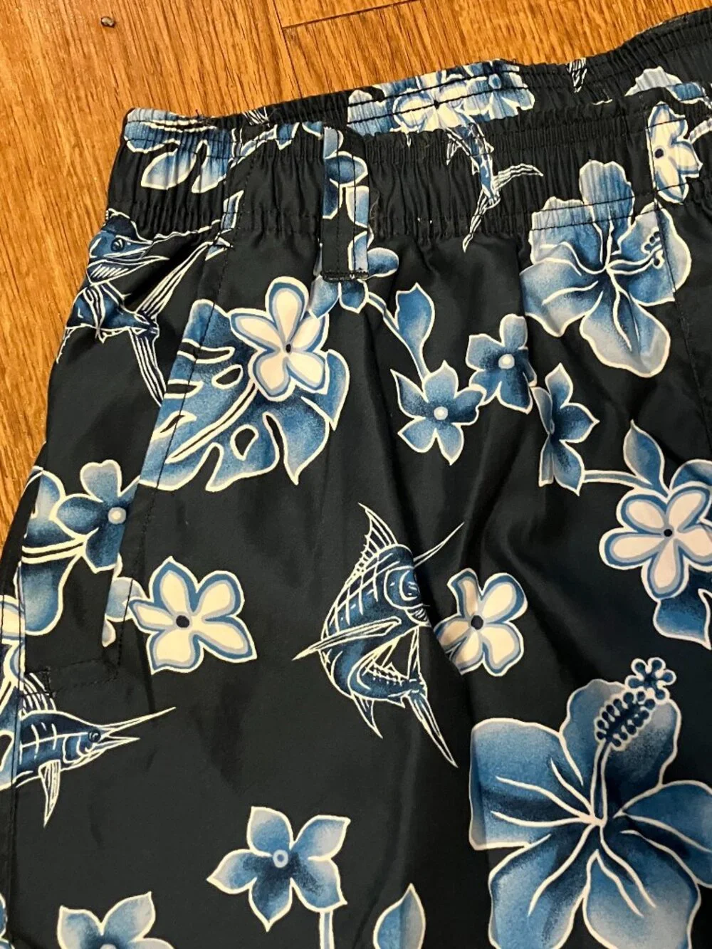 AFTCO Boatbar Volley Swim Shorts Mens Medium Midnight Blue Hibiscus Marlin NWT